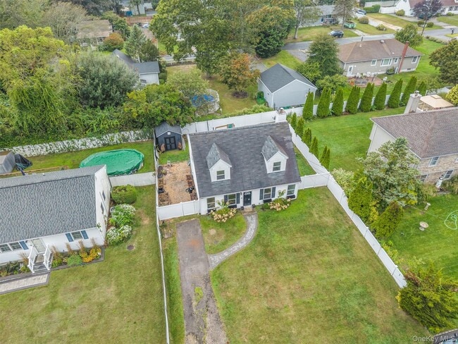 Building Photo - 98 Dahlia Dr