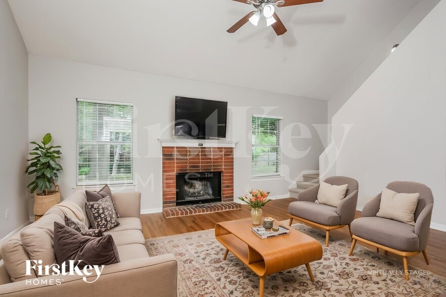 Building Photo - 4381 Whispering Bend Dr