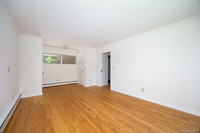 Building Photo - 2108-2110 New Hackensack Road Unit