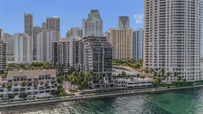 Building Photo - 520 Brickell Key Dr