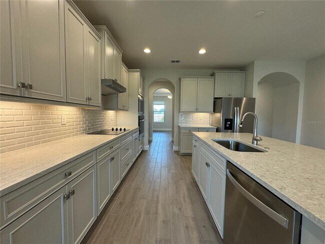 Building Photo - 16119 Skysail St