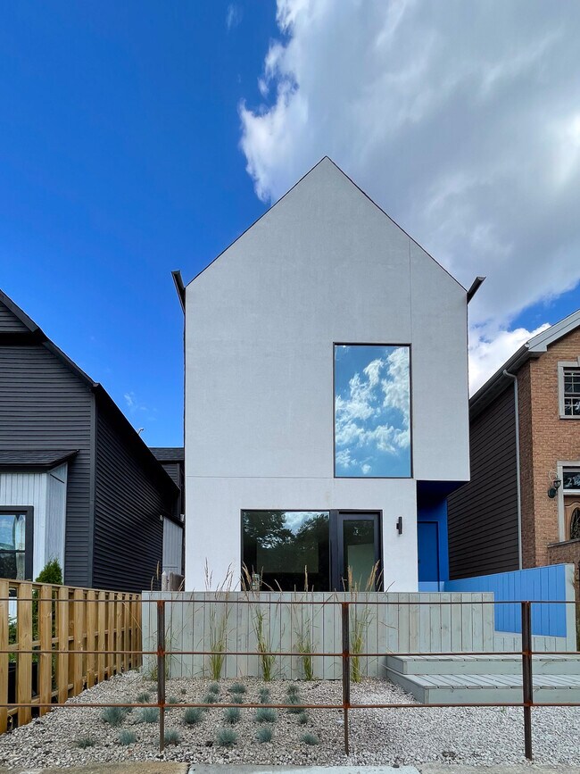 Primary Photo - 2129 N Kimball Ave