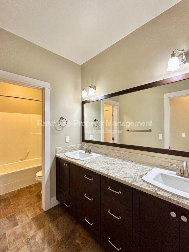 Building Photo - 3712 S Caddis Pl