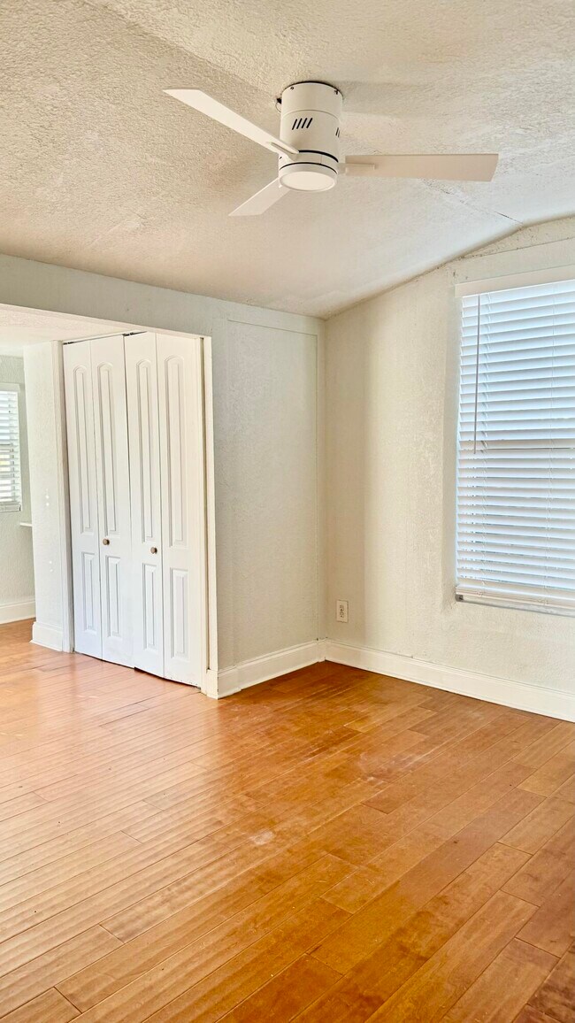 Building Photo - 205 S Federal Hwy