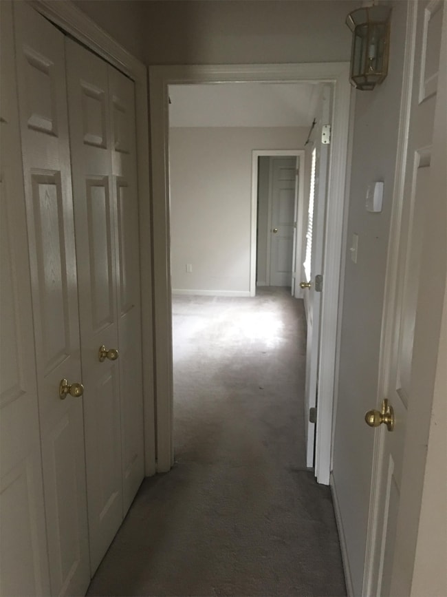 Building Photo - 6891 Manslick Rd