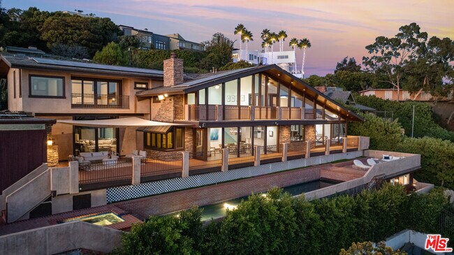 Building Photo - 620 Resolano Dr