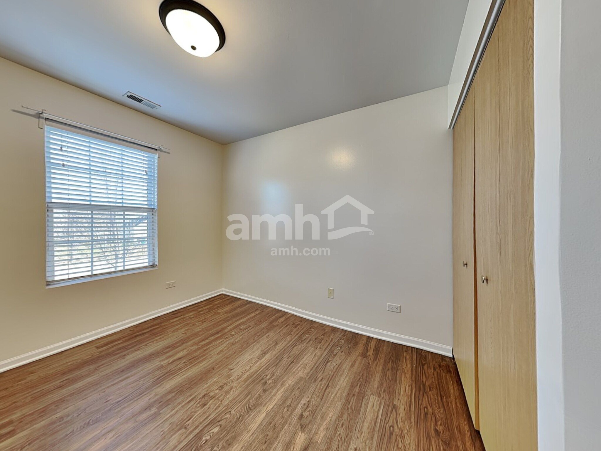 Building Photo - 915 Mission Blvd