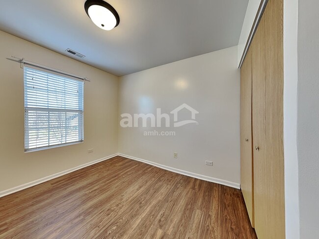 Building Photo - 915 Mission Blvd