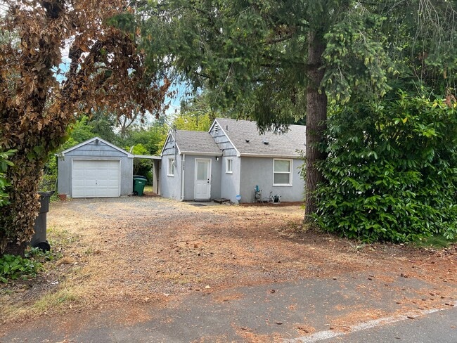 Building Photo - 10955 SE 164th St