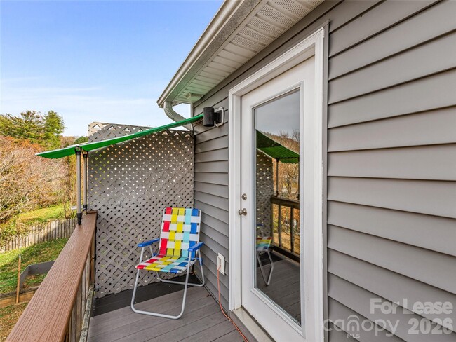 Building Photo - 14 Hildebrand St