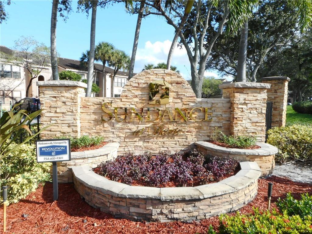 Building Photo - 2866 S University Dr