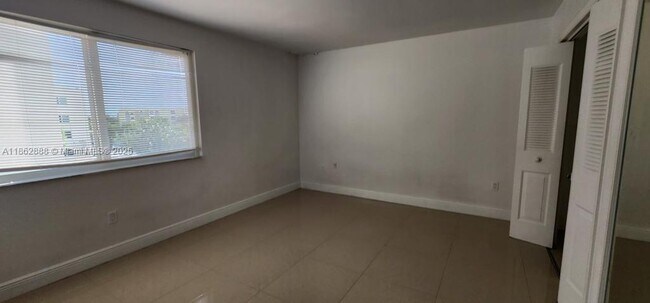 Building Photo - 6950 Miami Gardens Dr
