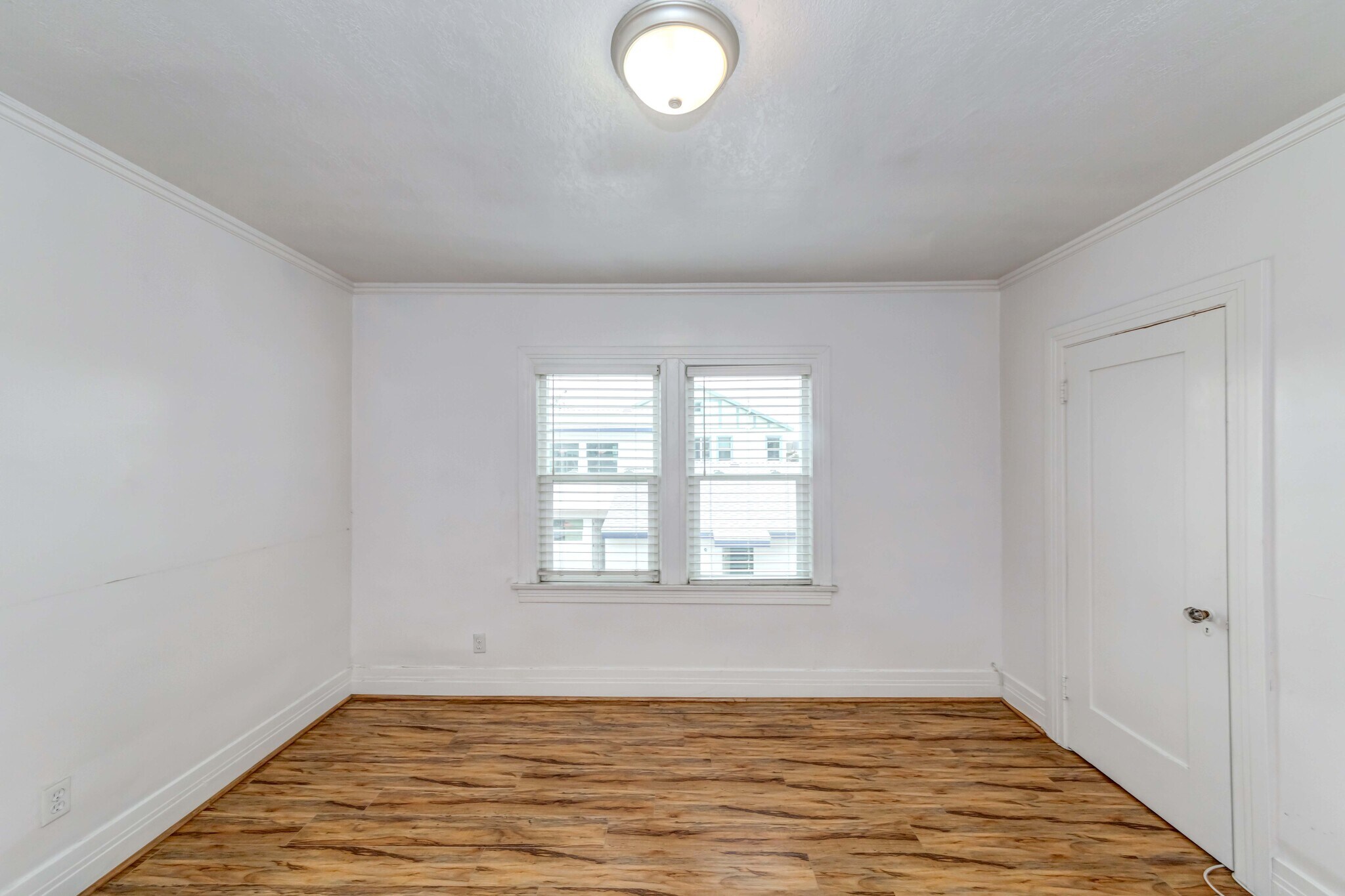 Building Photo - 1308 S Van Ness Ave