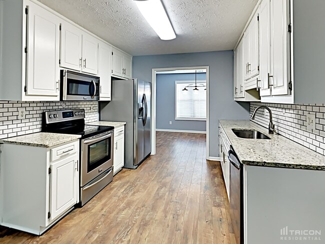Building Photo - 5102 Meridian Lake Dr