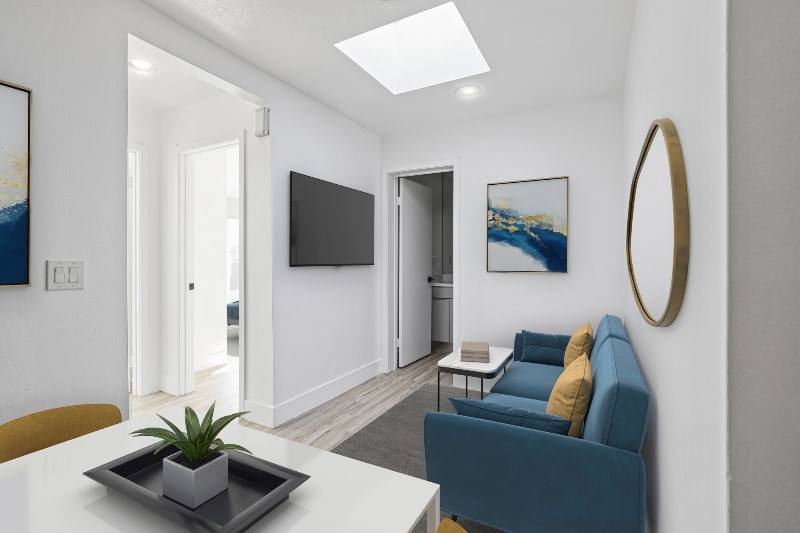 Building Photo - 850 N Van Ness Ave