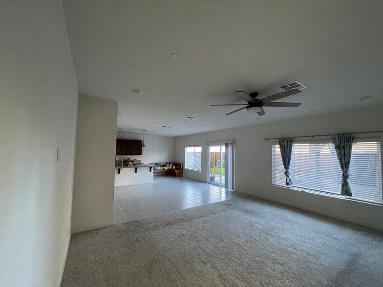 Building Photo - 1070 John Hopkins Ct