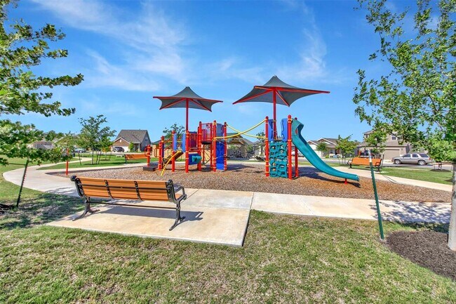 Building Photo - 305 Satsuma Dr
