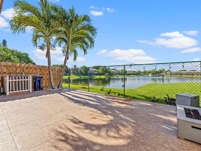 Building Photo - 16544 SW 68th Terrace