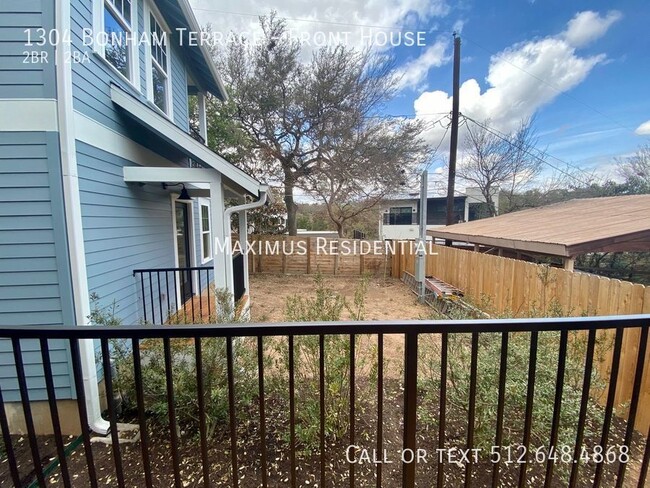 Building Photo - Travis Heights 2/2 Completely Remodeled in...