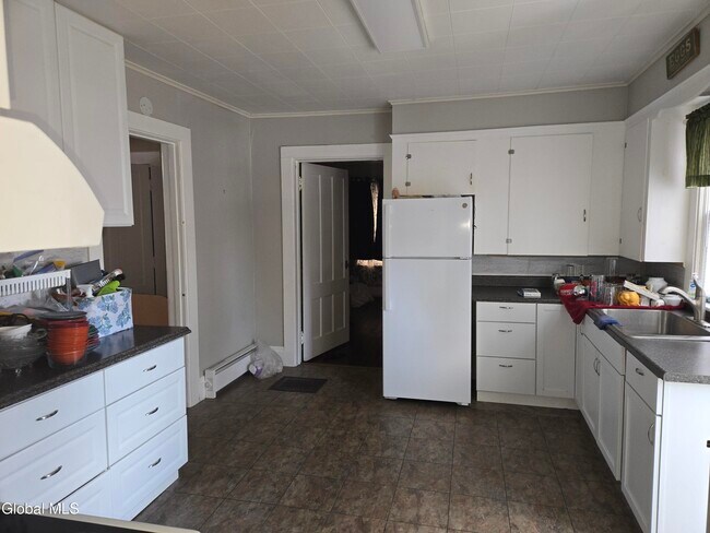 Building Photo - 318 Ridge St