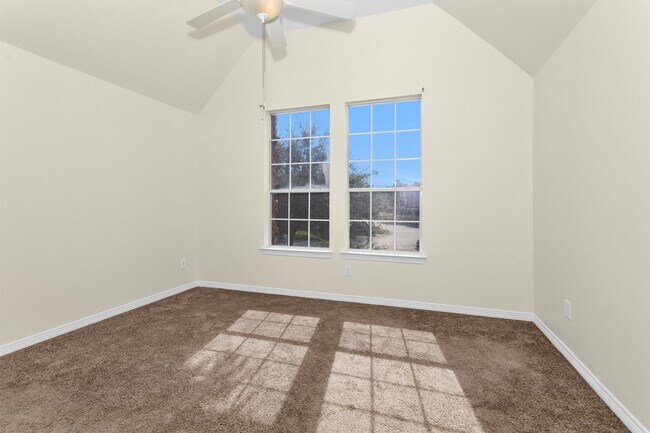 Building Photo - 2 Lulach Cir