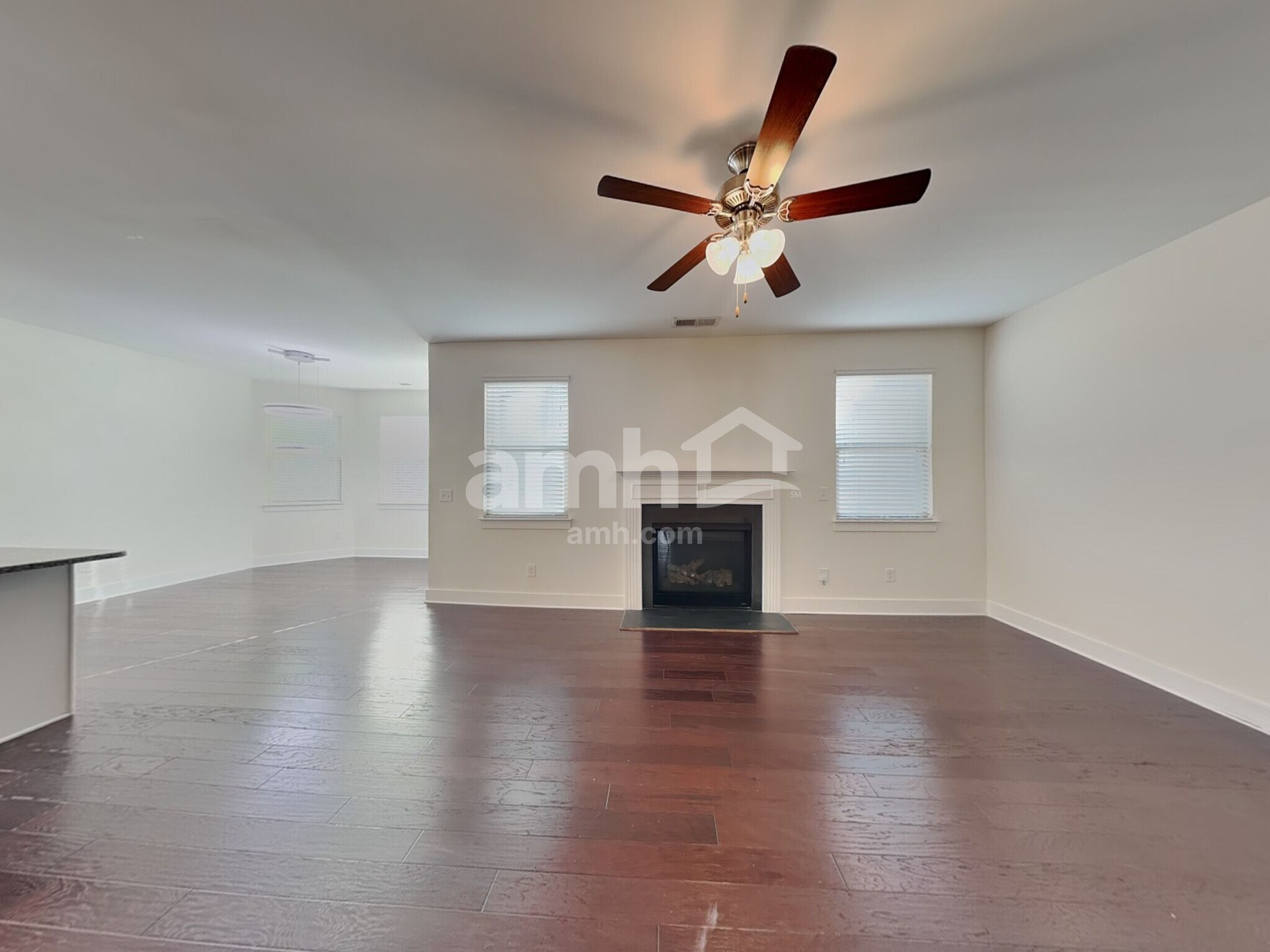 Building Photo - 1076 Adams Haven Bend