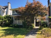 Building Photo - Wonderful University District 8 bedrooms house!