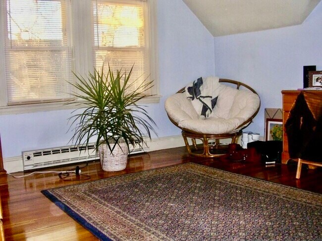 Building Photo - 137 Whitwell St