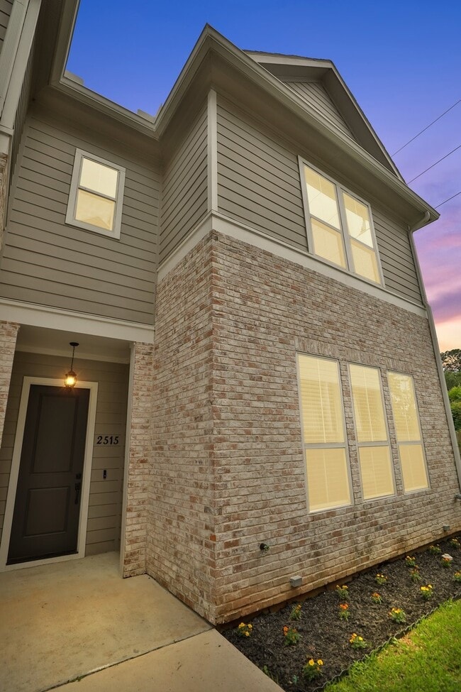 Building Photo - 2515 Judiway St
