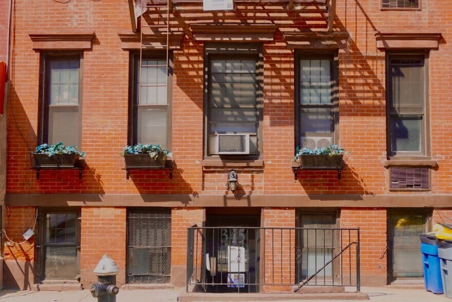 Building Photo - 345 W 53rd St