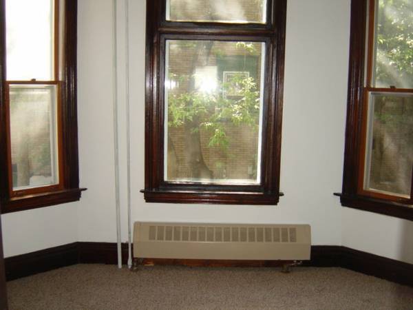 Building Photo - 313 N 21st Ave W