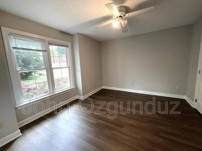 Building Photo - 5108 Sinclair Dr