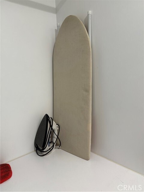 Building Photo - 525 E Seaside Way