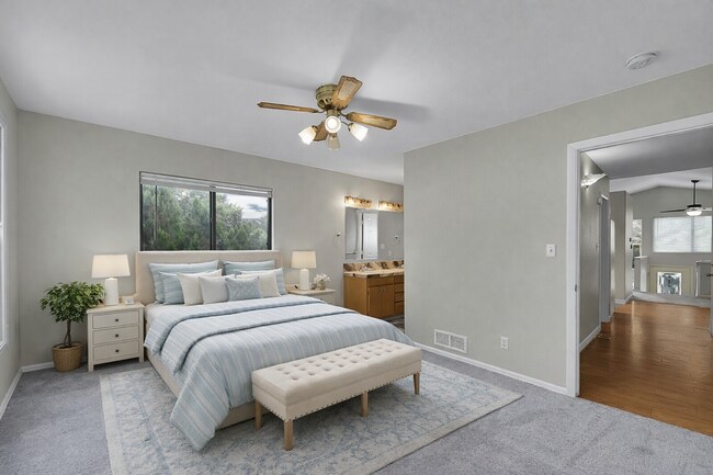 Building Photo - $2,490.95, 4 bed, 2.5 bath, located in Englewood