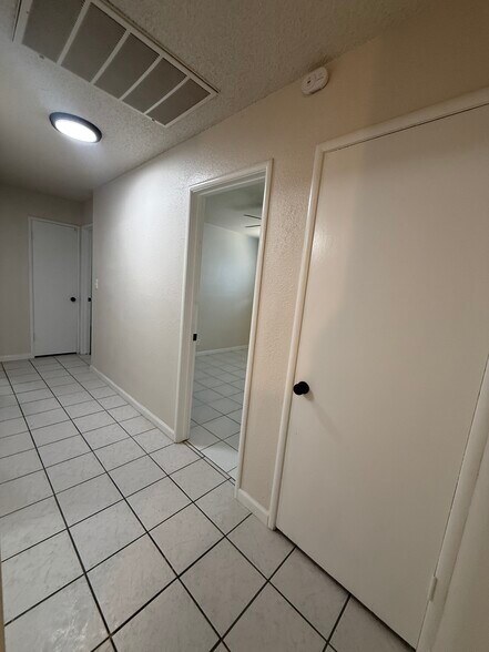 Building Photo - 22472 Munson Rd