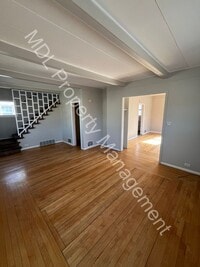 Building Photo - 3 Bedroom 1.5 Bathroom Home