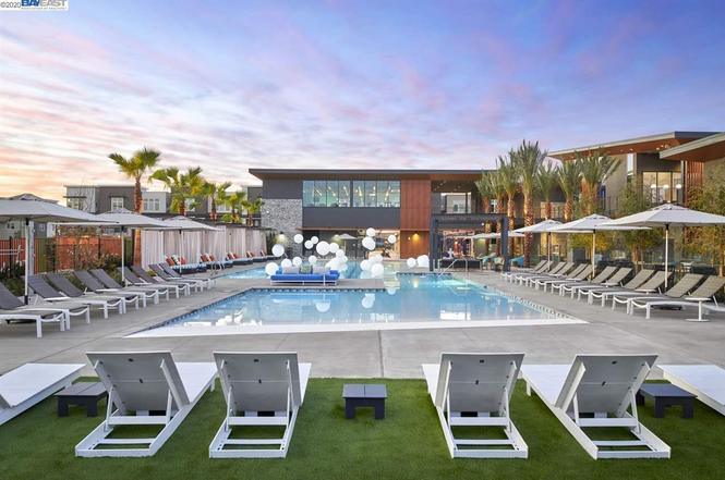 Building Photo - 6050 Dublin Blvd