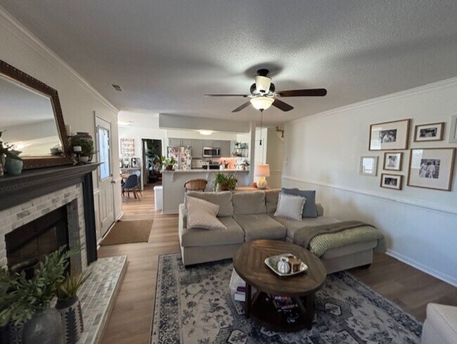 Building Photo - Glenwood