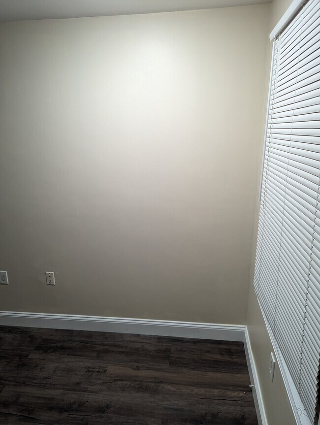 Building Photo - 41 May St