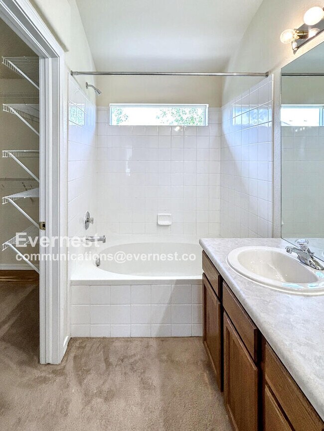 Building Photo - 7324 Edgebrook Dr