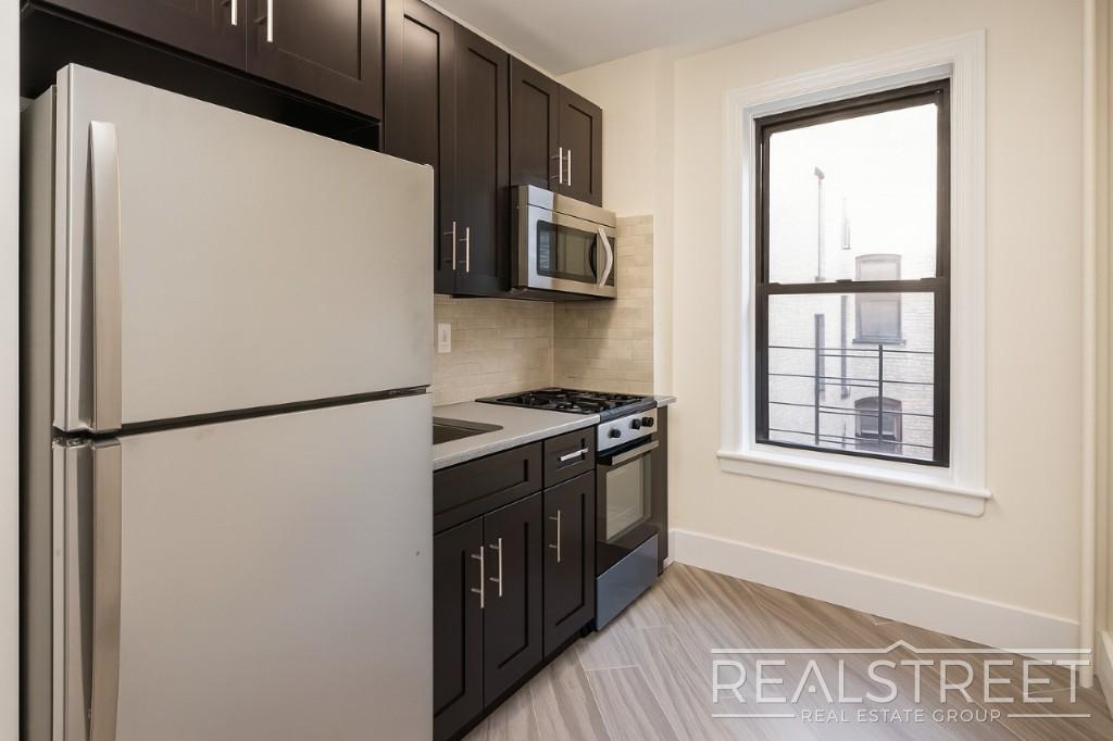 Building Photo - Magnificent 1 Bed Across the St from Prospect Park!