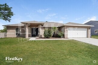 Building Photo - 18552 Spruce Dr W