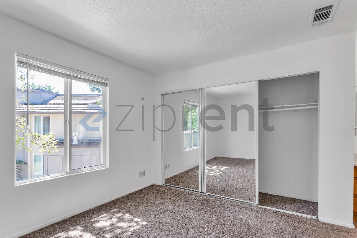 Building Photo - Unit 241