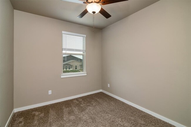 Building Photo - 600 Harvest Moon Dr