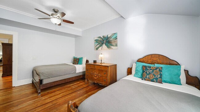 Building Photo - 14 Sanchez Ave