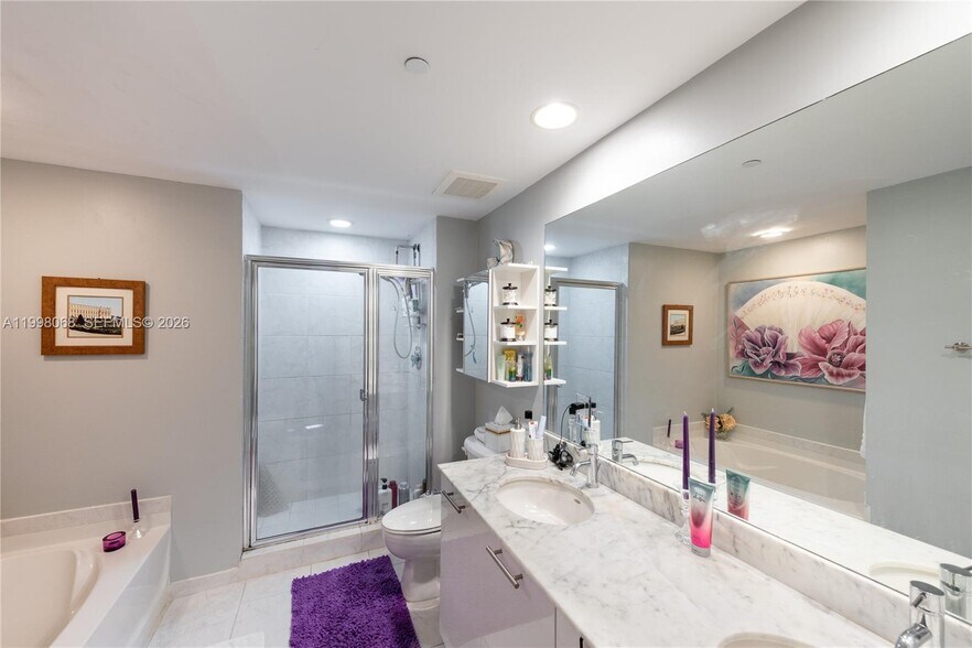 Building Photo - 950 Brickell Bay Dr