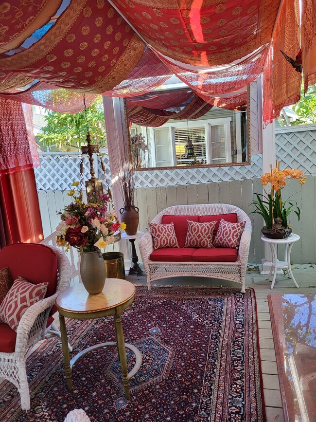 Building Photo - 2817 E Broadway