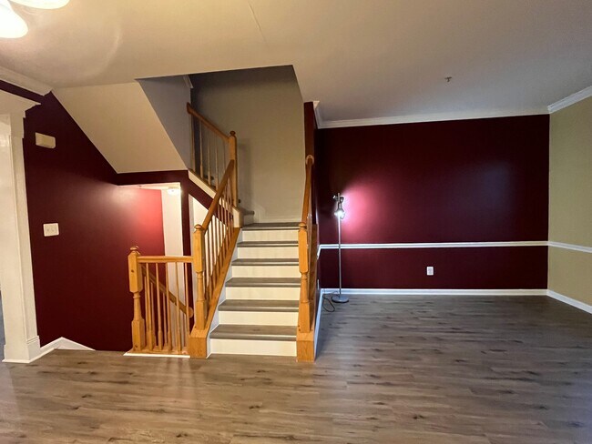 Building Photo - 3 Diamond Hill Ct