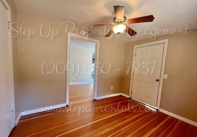 Building Photo - Updated 2-Bed, 2-Bath Home with Bonus Room...