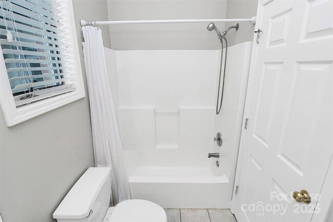 Building Photo - 793 Garden District Dr